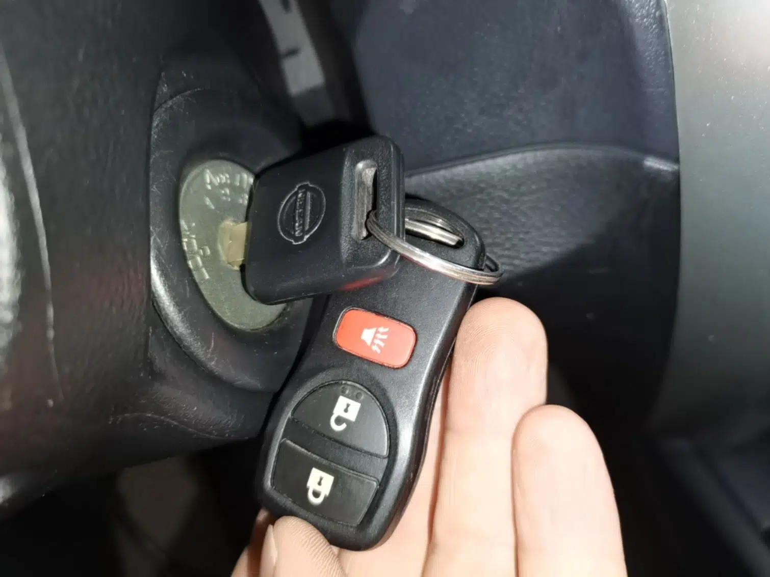 Nissan Livina 2013 Jinrui 1.6XL CVT Comfort Edition — миниатюра 12
