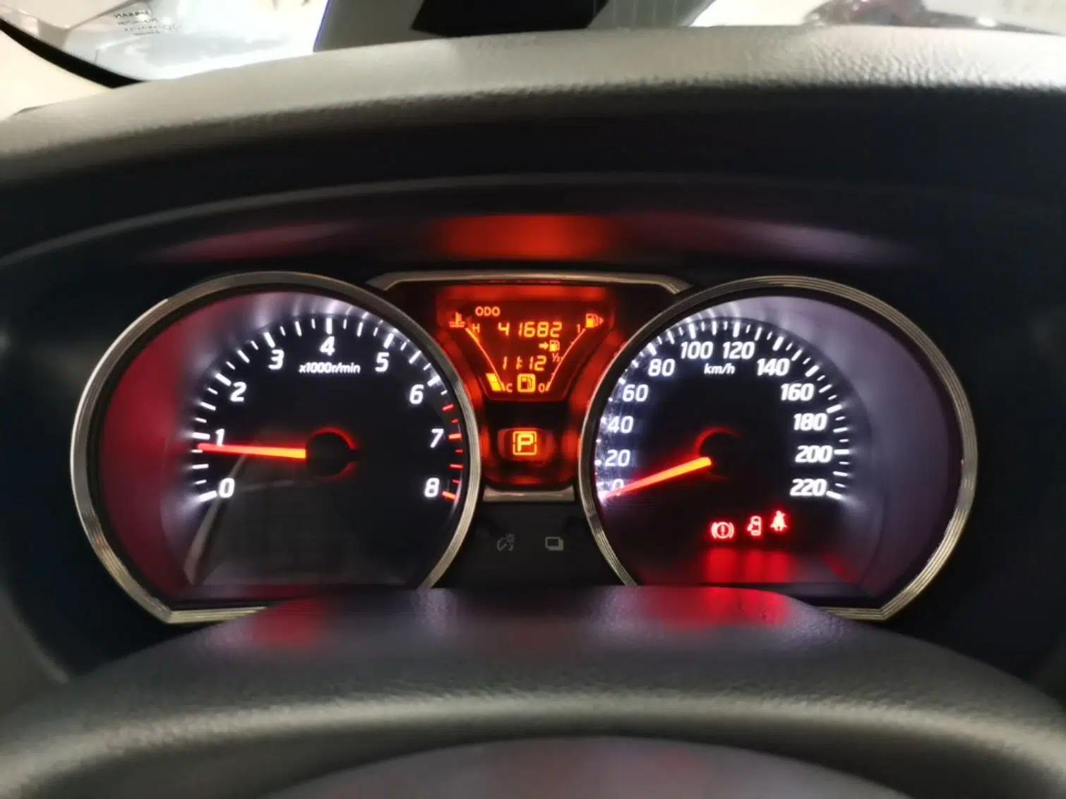 Nissan Livina 2013 Jinrui 1.6XL CVT Comfort Edition — миниатюра 15