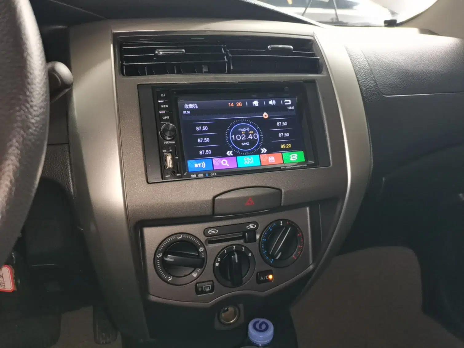 Nissan Livina 2013 Jinrui 1.6XL CVT Comfort Edition — миниатюра 16