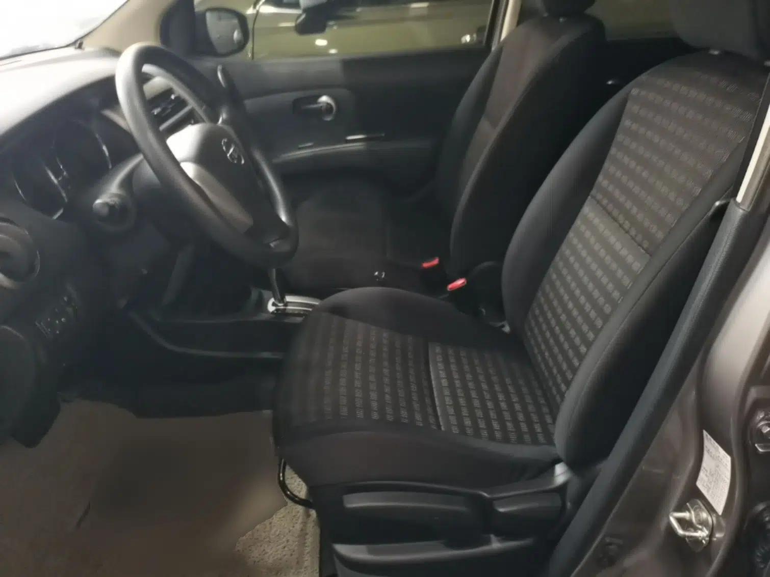 Nissan Livina 2013 Jinrui 1.6XL CVT Comfort Edition — миниатюра 18