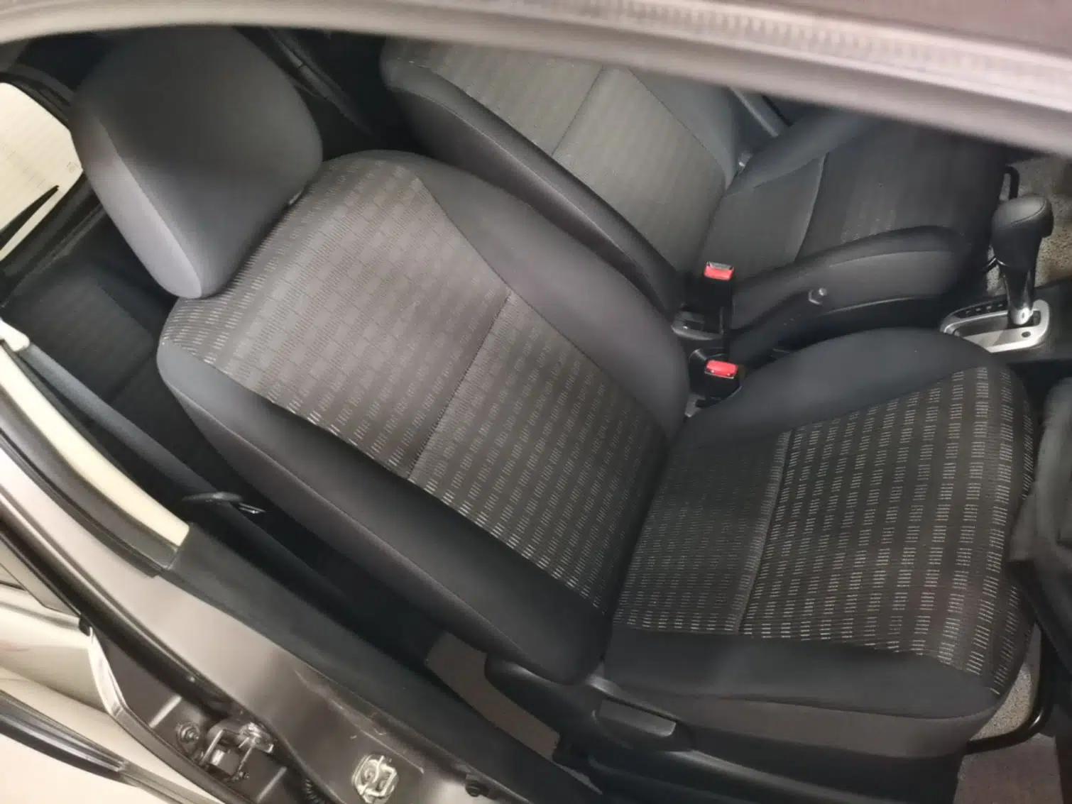 Nissan Livina 2013 Jinrui 1.6XL CVT Comfort Edition — миниатюра 23