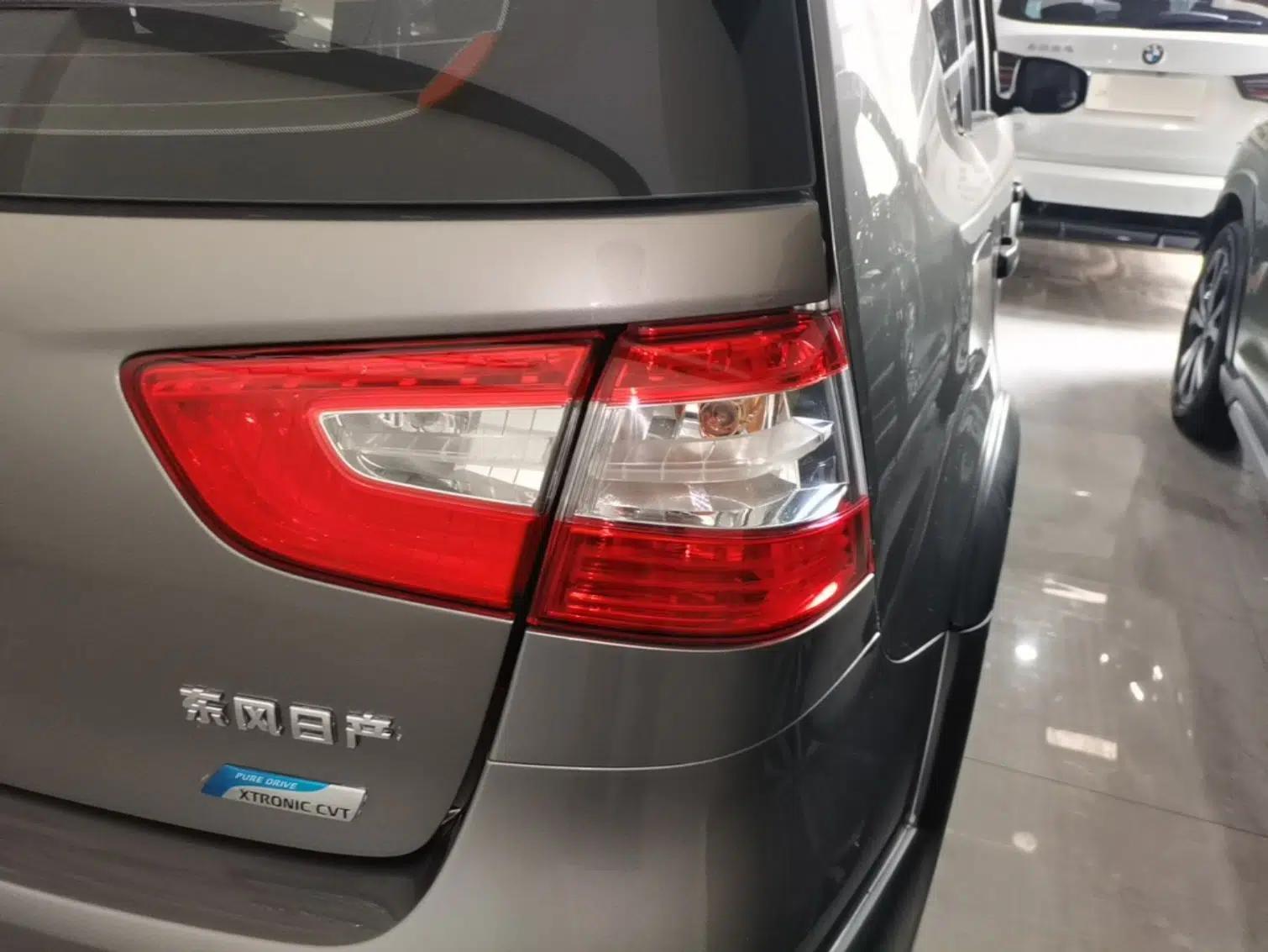 Nissan Livina 2013 Jinrui 1.6XL CVT Comfort Edition — миниатюра 7