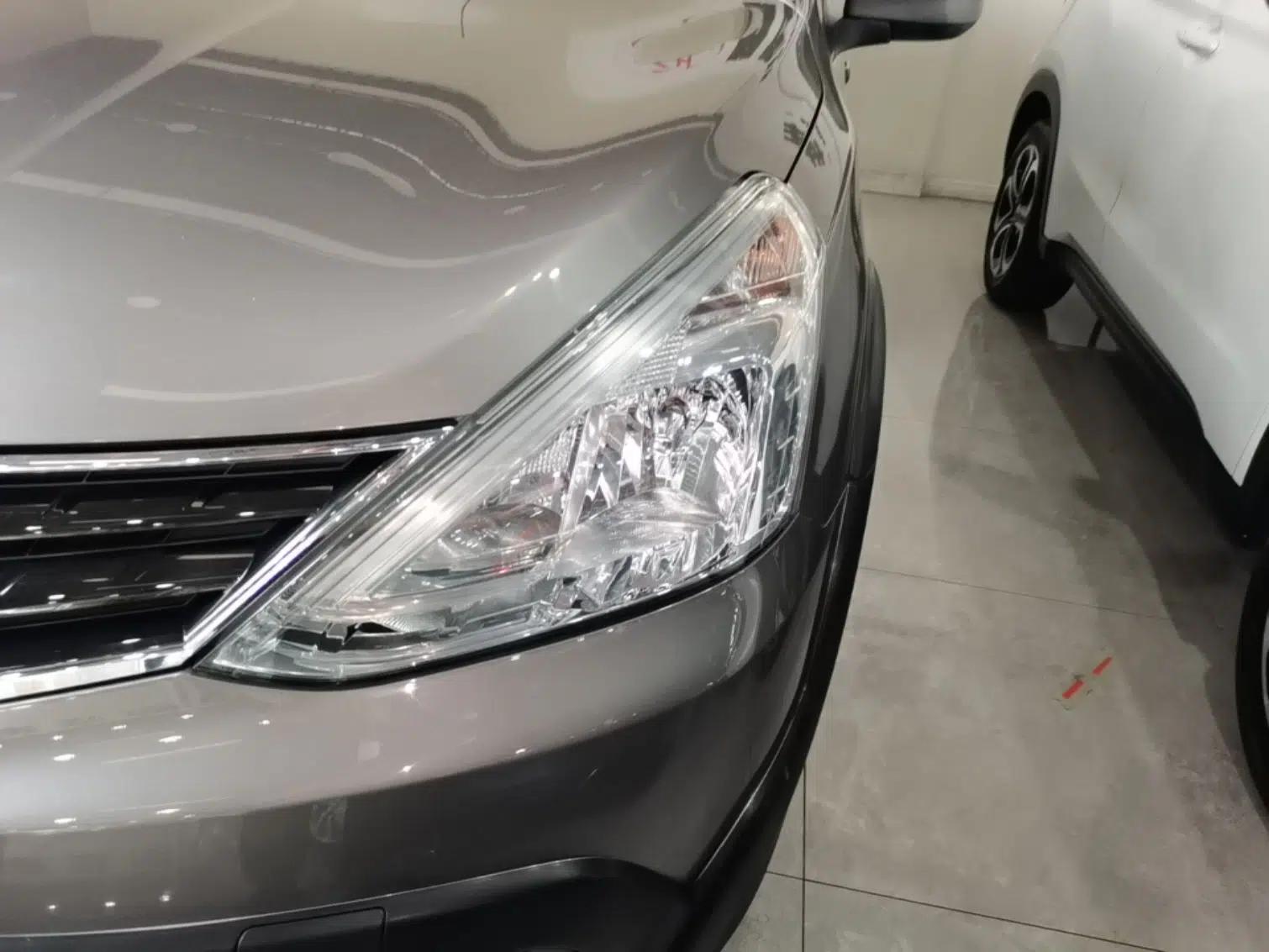 Nissan Livina 2013 Jinrui 1.6XL CVT Comfort Edition — миниатюра 9