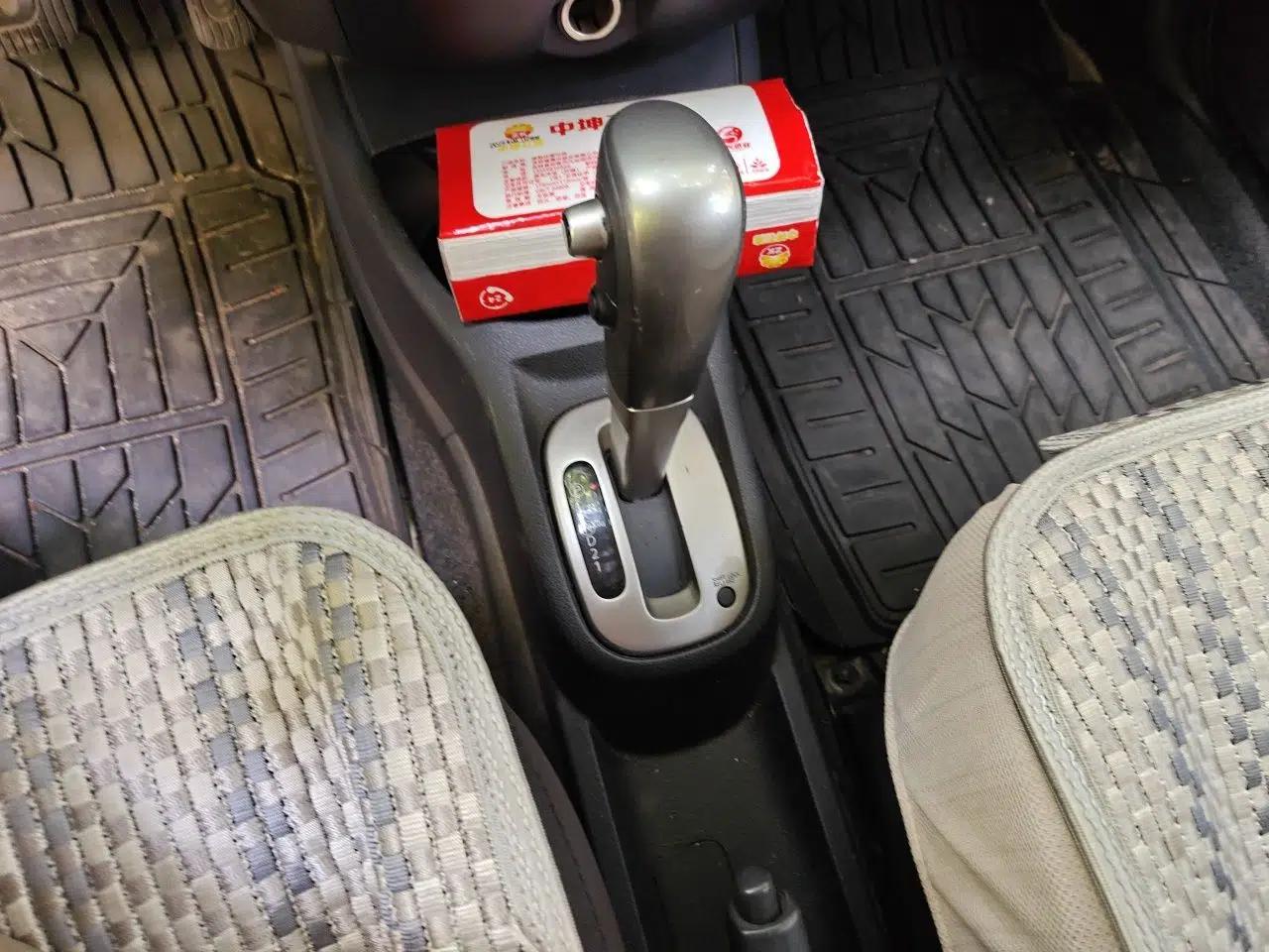 Nissan Livina 2010 JINRUI Edition 1.6L Automatic Standard Model — миниатюра 15