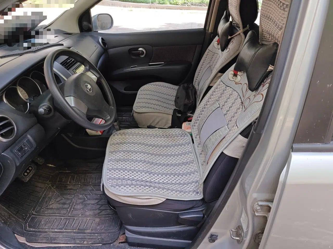 Nissan Livina 2010 JINRUI Edition 1.6L Automatic Standard Model — миниатюра 16