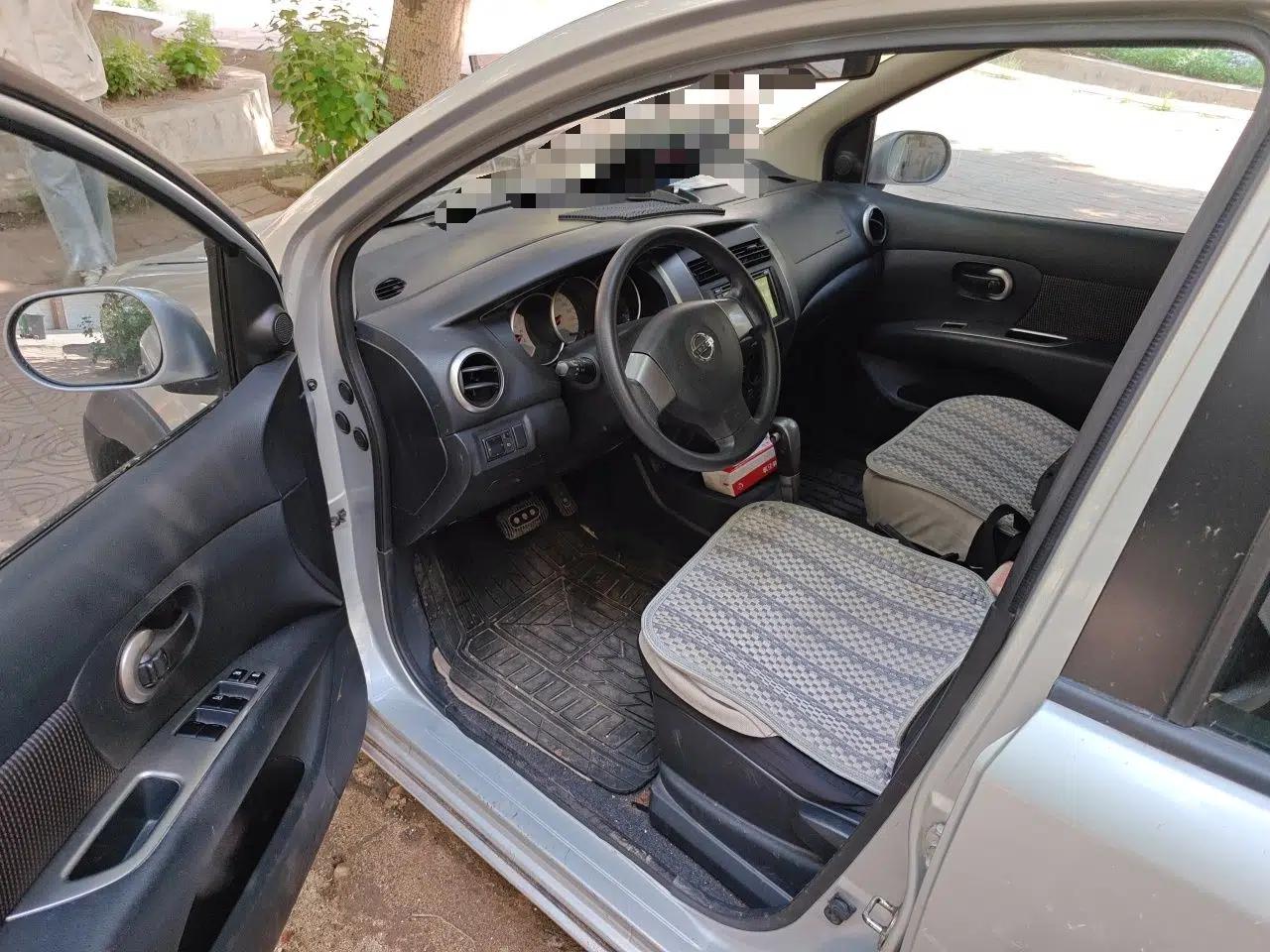 Nissan Livina 2010 JINRUI Edition 1.6L Automatic Standard Model — миниатюра 17