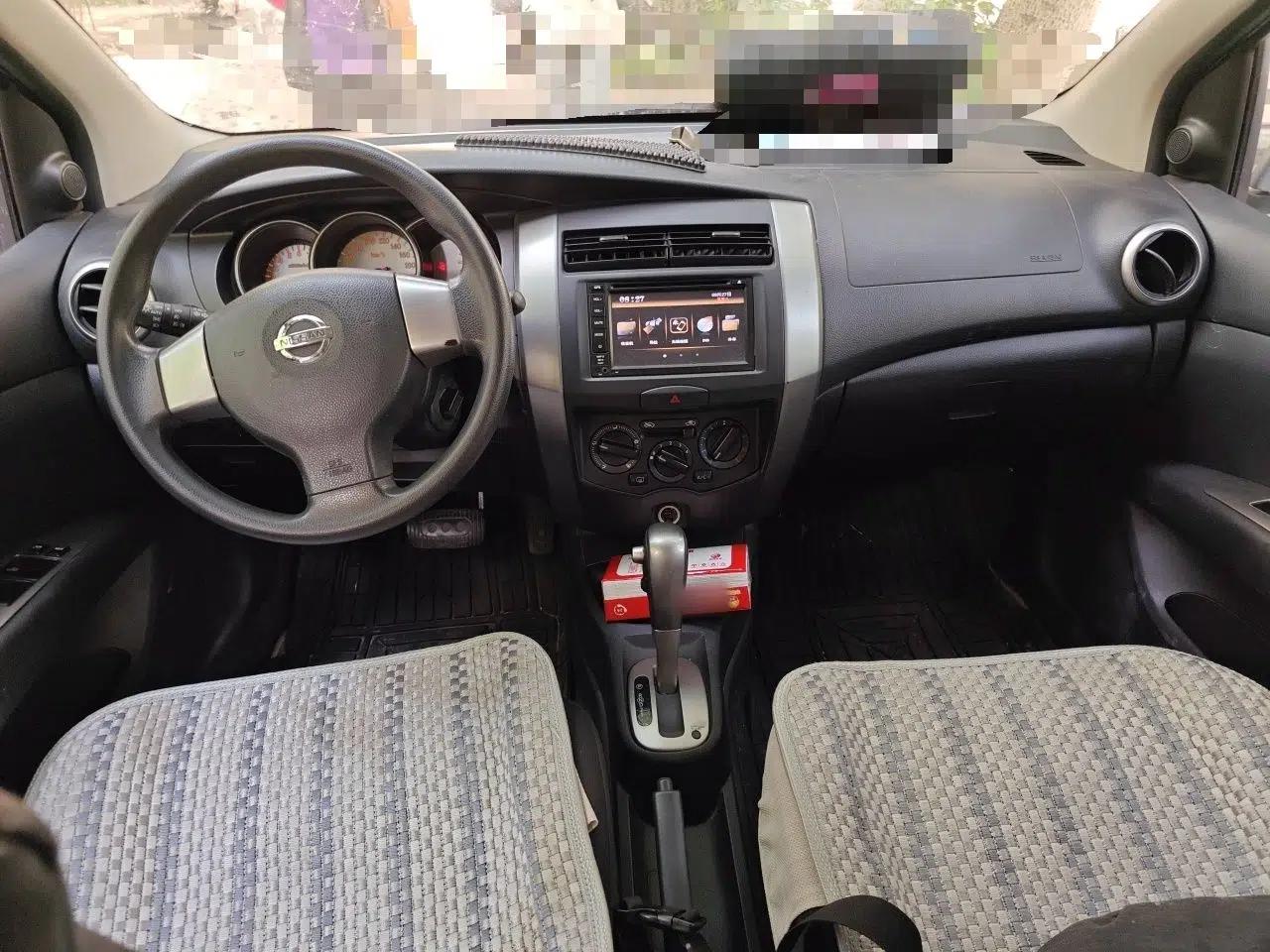 Nissan Livina 2010 JINRUI Edition 1.6L Automatic Standard Model — миниатюра 10