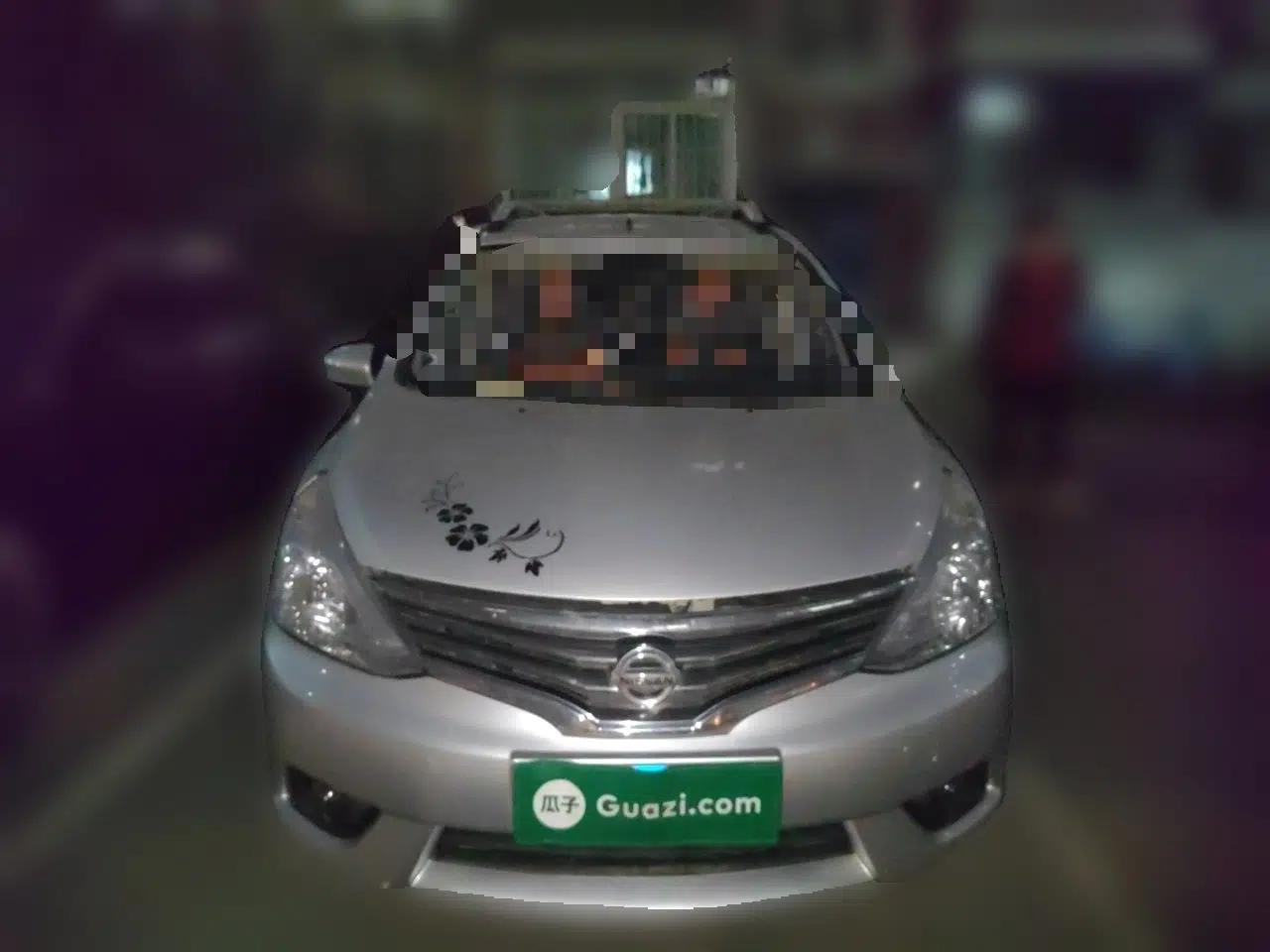 Nissan Livina 2013 1.6XE CVT Comfort Edition — миниатюра 2