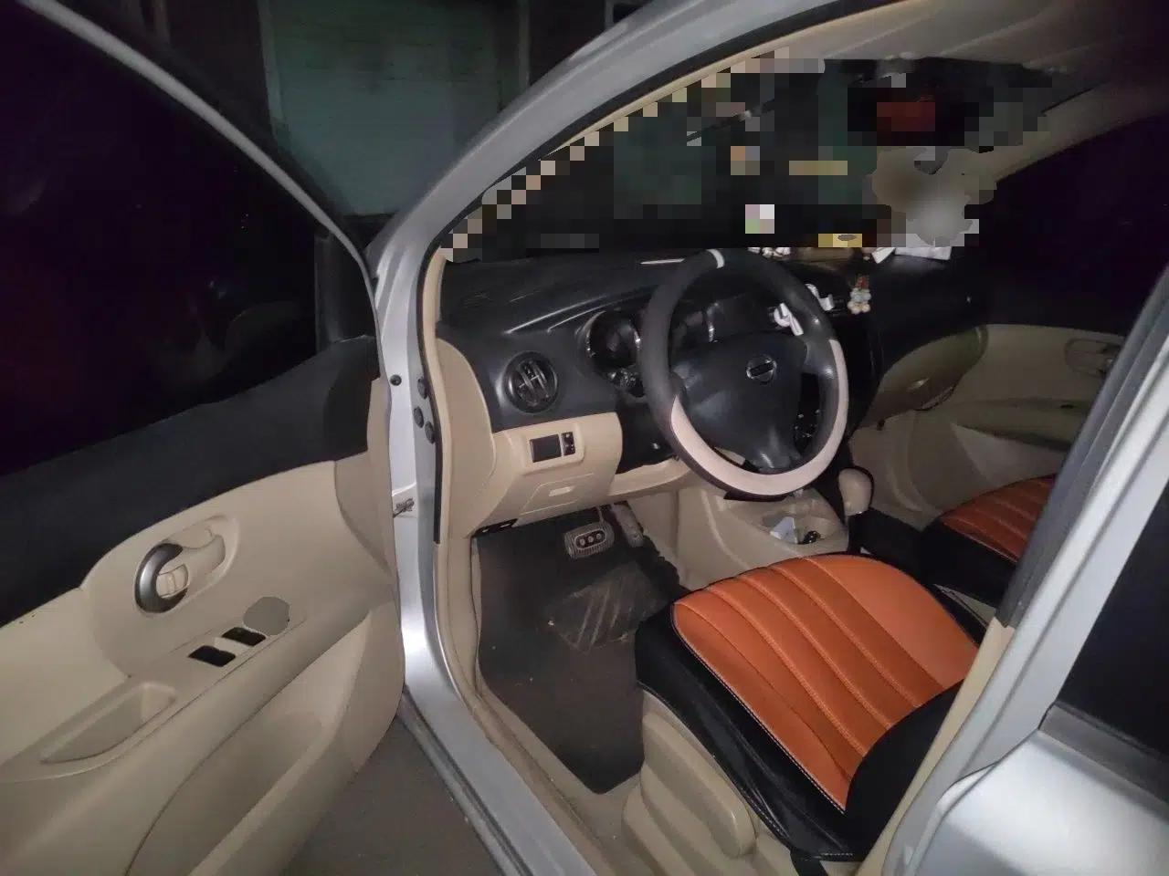 Nissan Livina 2013 1.6XE CVT Comfort Edition — миниатюра 17