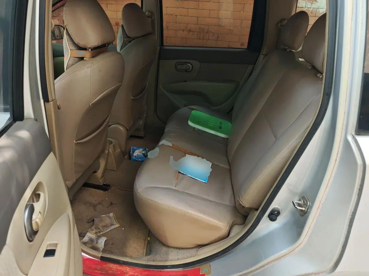 Nissan Livina 2010 Jingyue Edition 1.6L Manual All-Around Model — миниатюра 18