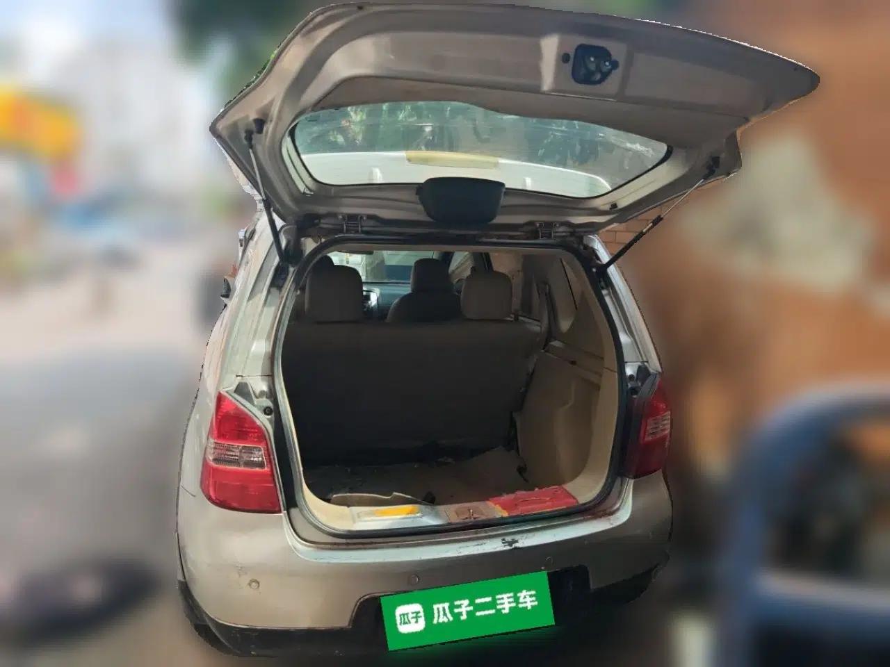 Nissan Livina 2010 Jingyue Edition 1.6L Manual All-Around Model — миниатюра 20