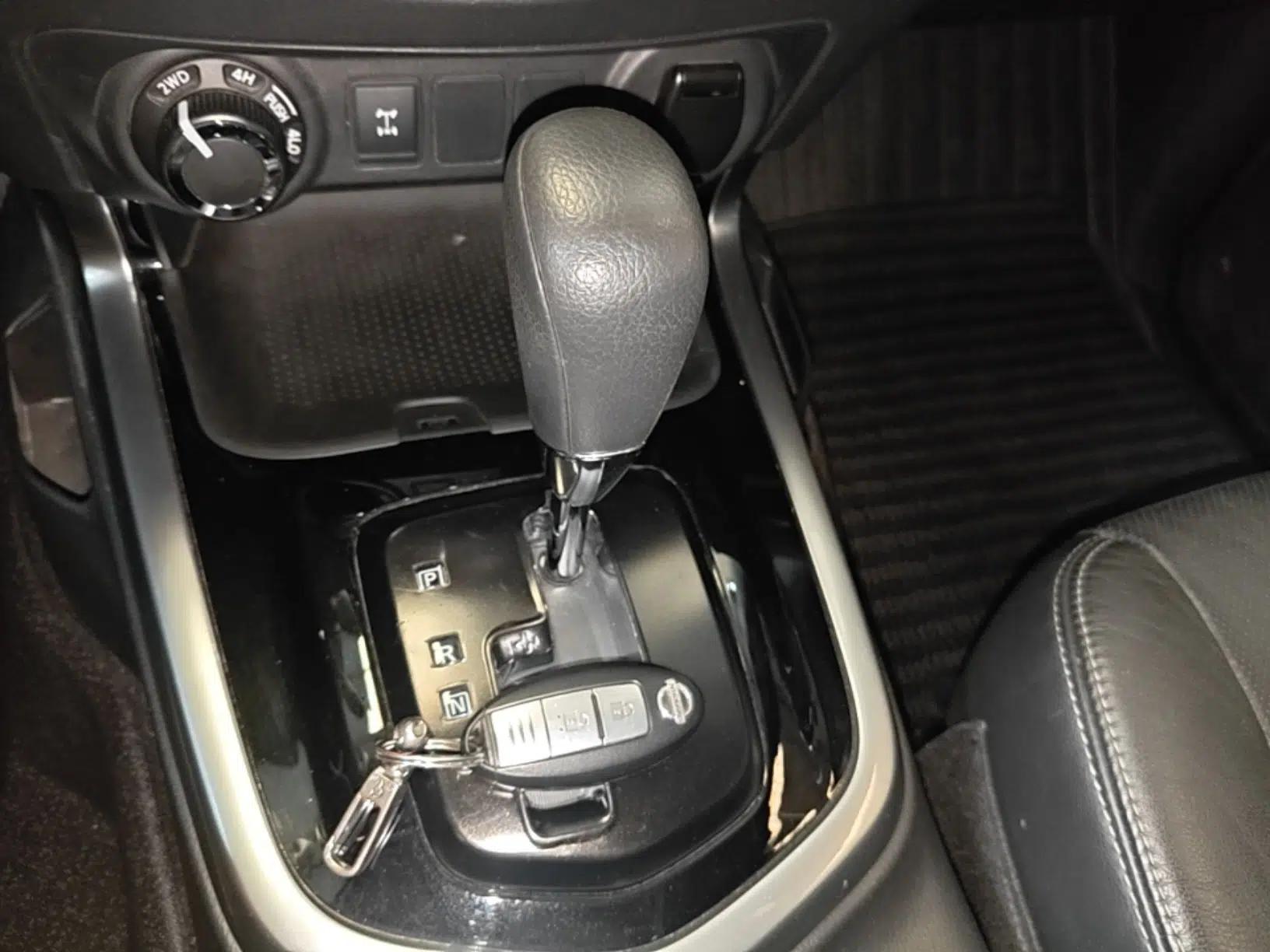 Nissan Terra 2020 2.5L XL Upper 4WD Automatic Four-Wheel Drive Luxury Edition — миниатюра 17