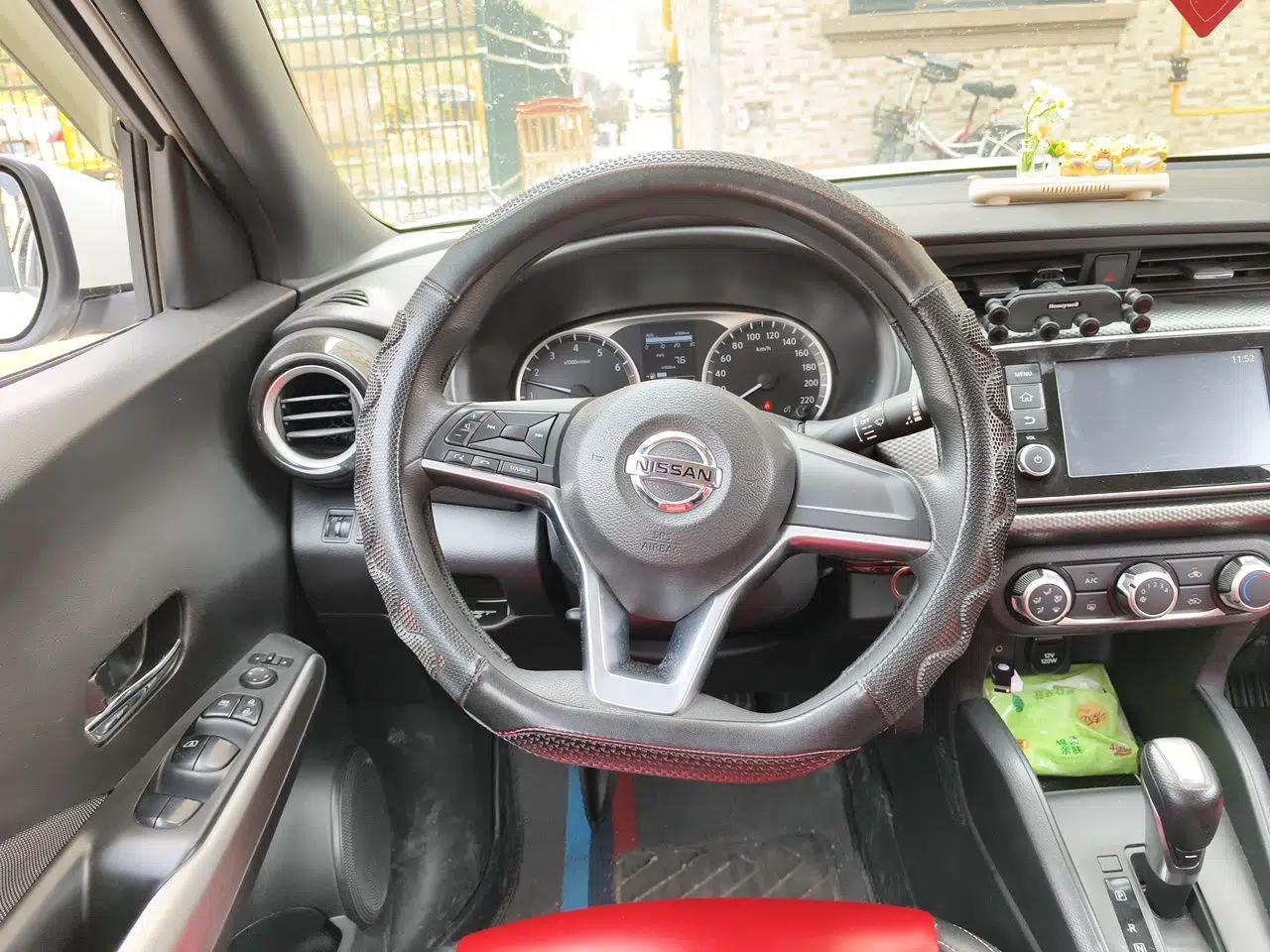 Nissan Kicks 2019 1.5L CVT Cool Enjoy Edition — миниатюра 11