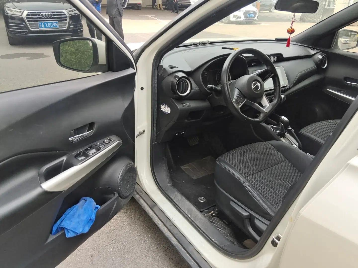 Nissan Kicks 2018 1.5L CVT Smart Connect Luxury Edition — миниатюра 17