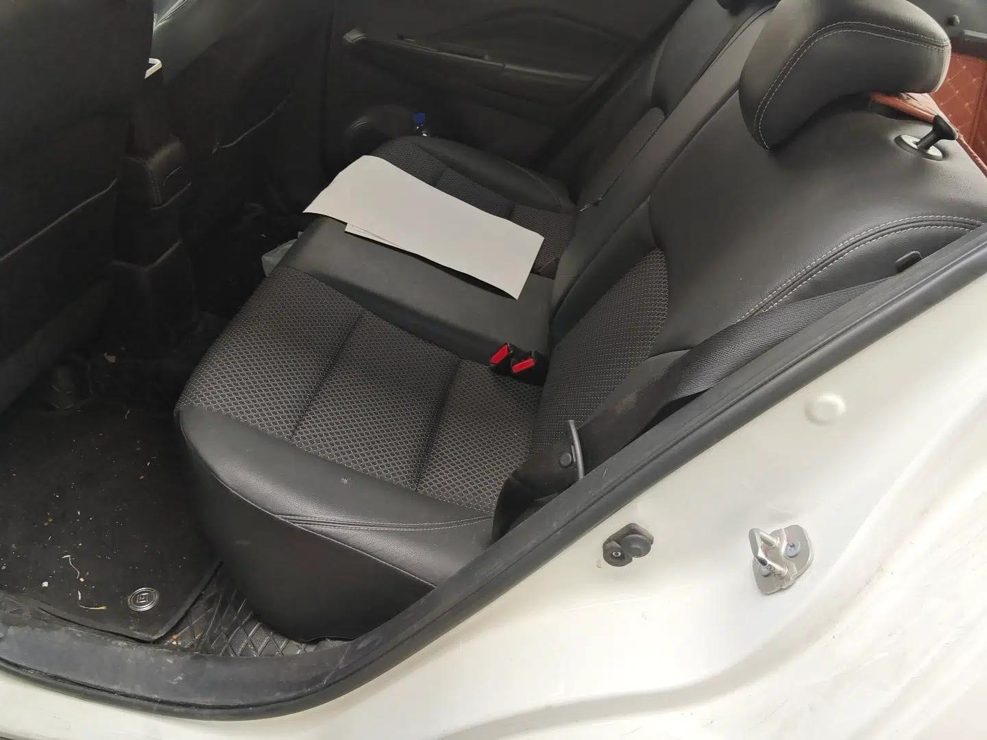 Nissan Kicks 2018 1.5L CVT Smart Connect Luxury Edition — миниатюра 18