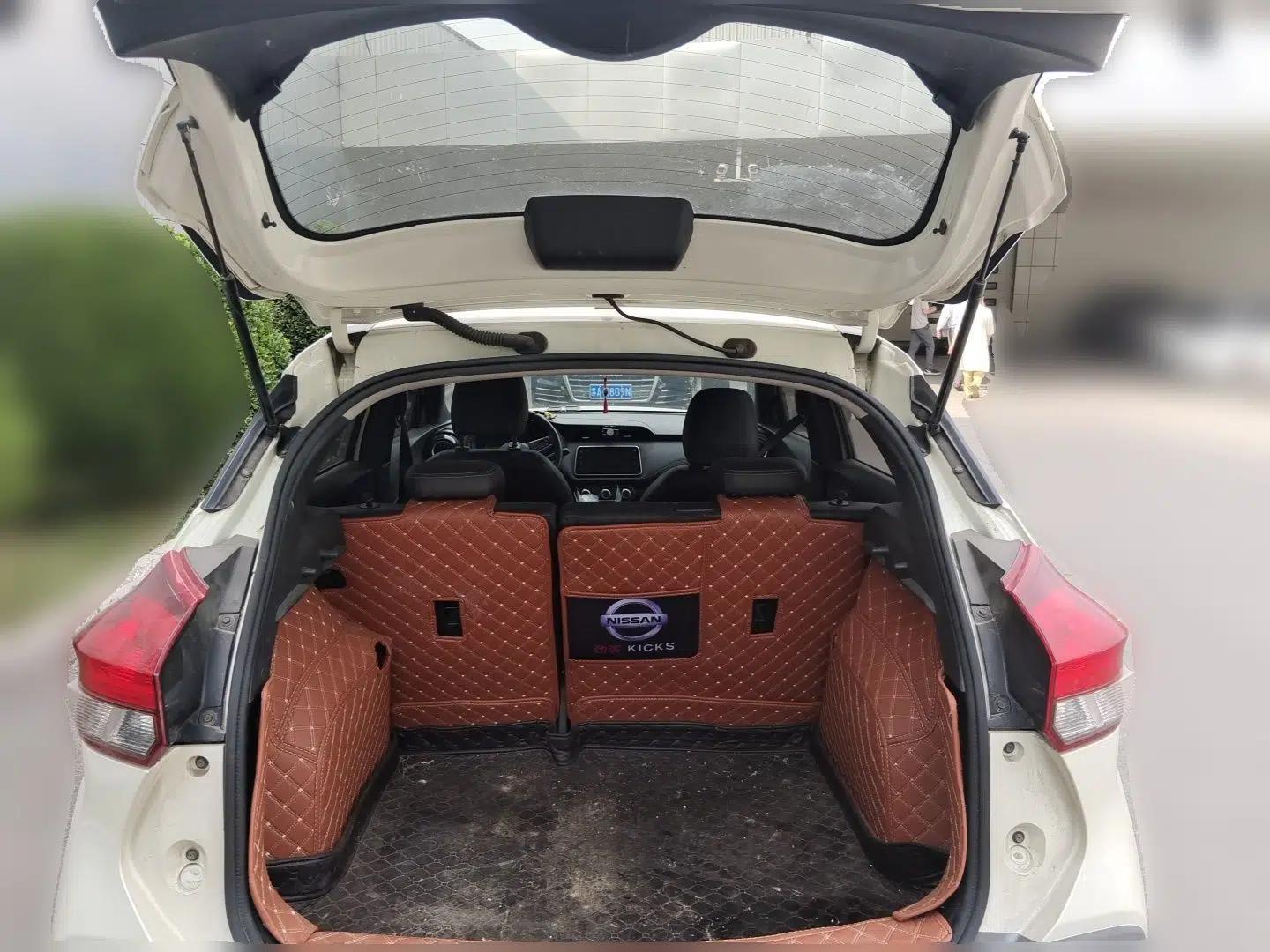 Nissan Kicks 2018 1.5L CVT Smart Connect Luxury Edition — миниатюра 20