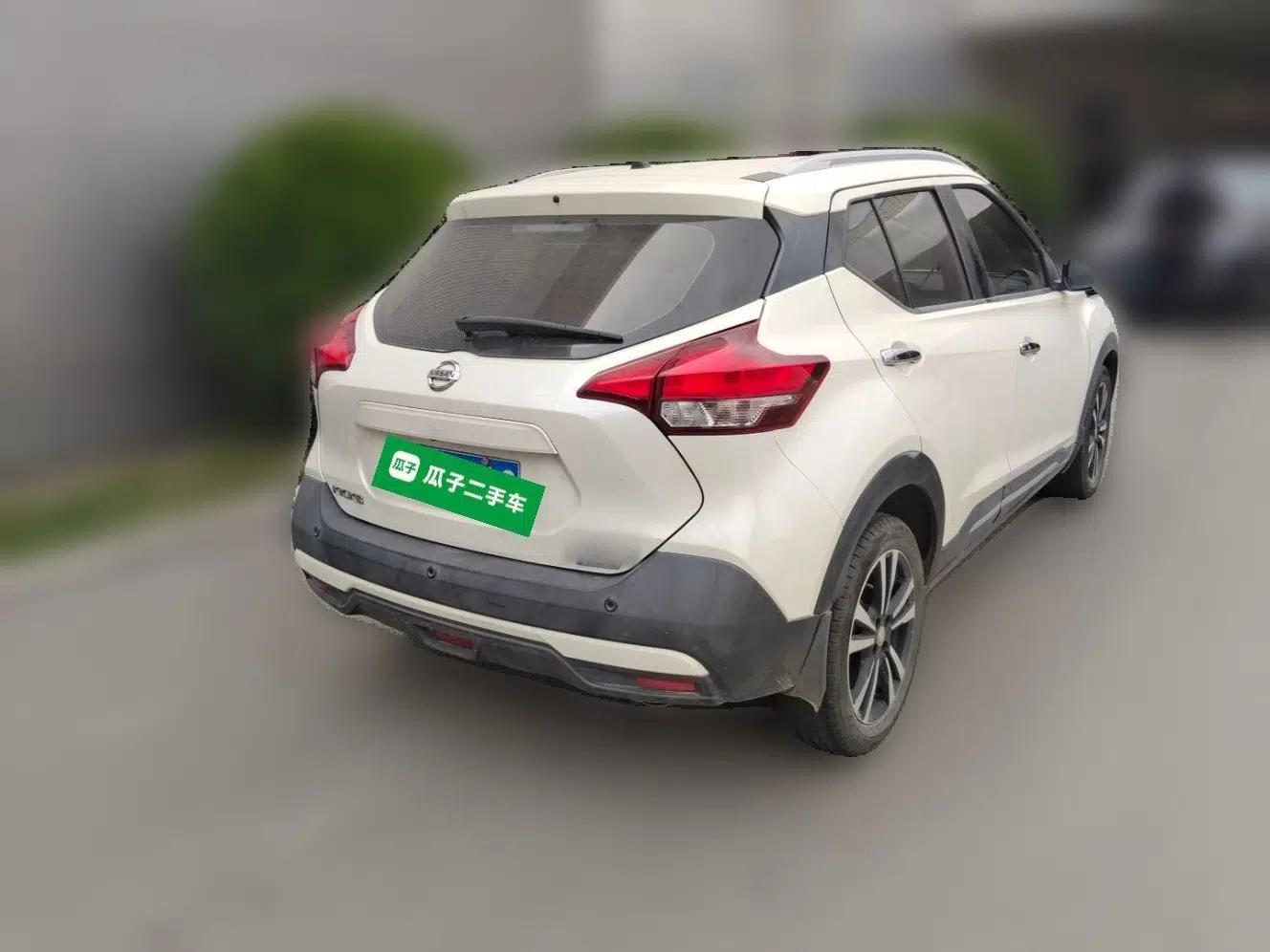 Nissan Kicks 2018 1.5L CVT Smart Connect Luxury Edition — миниатюра 6