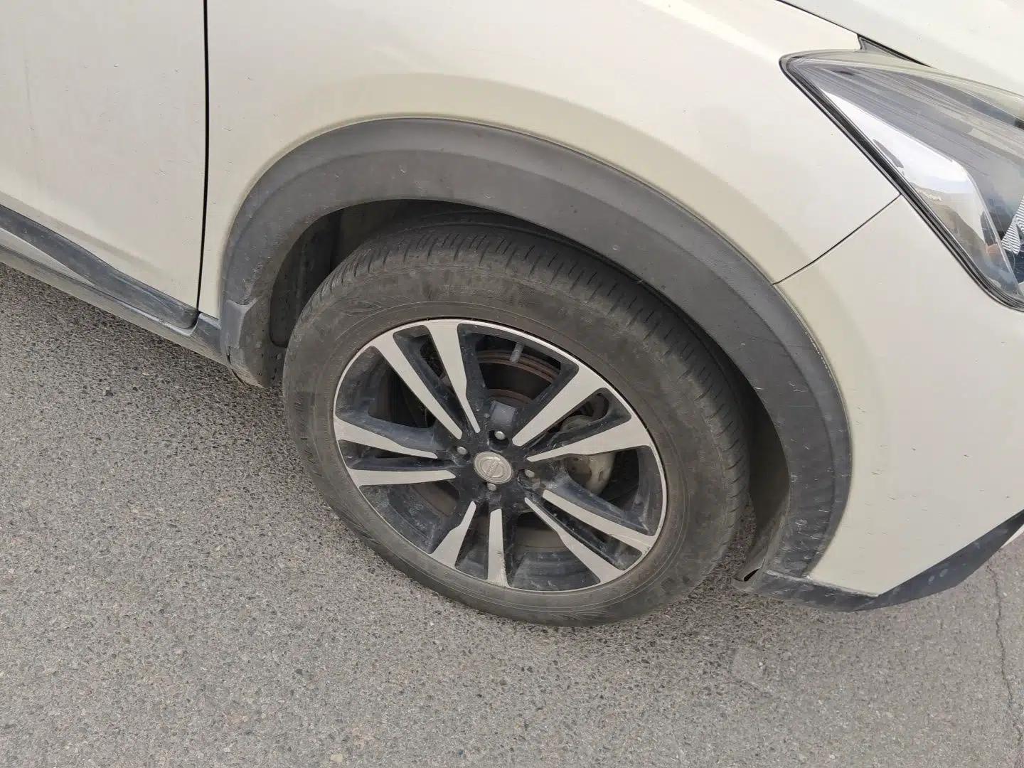 Nissan Kicks 2018 1.5L CVT Smart Connect Luxury Edition — миниатюра 8