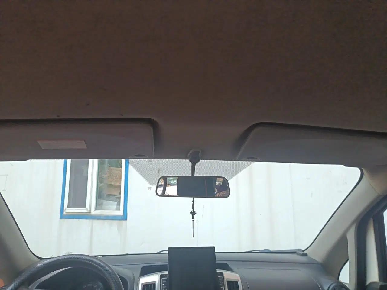 Nissan NV200 2011 1.6L 232 Seats Zunya Trim — миниатюра 19