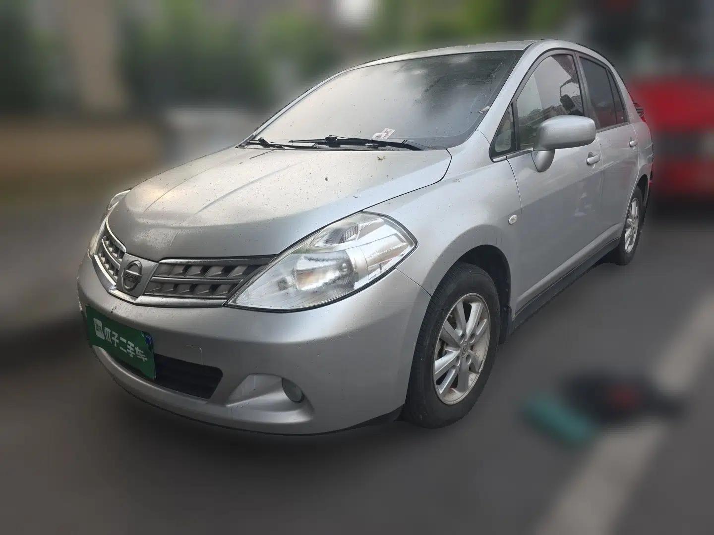 Nissan Tiida Sedan 2008 1.6L Automatic Fashion Edition — миниатюра 1
