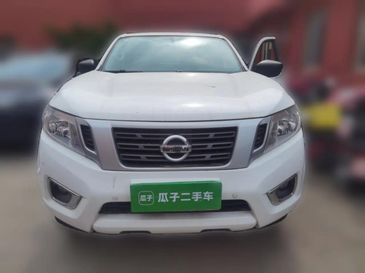 Nissan Navara 2021 2.5L Manual 4x4 Comfort Version QR25 — миниатюра 2