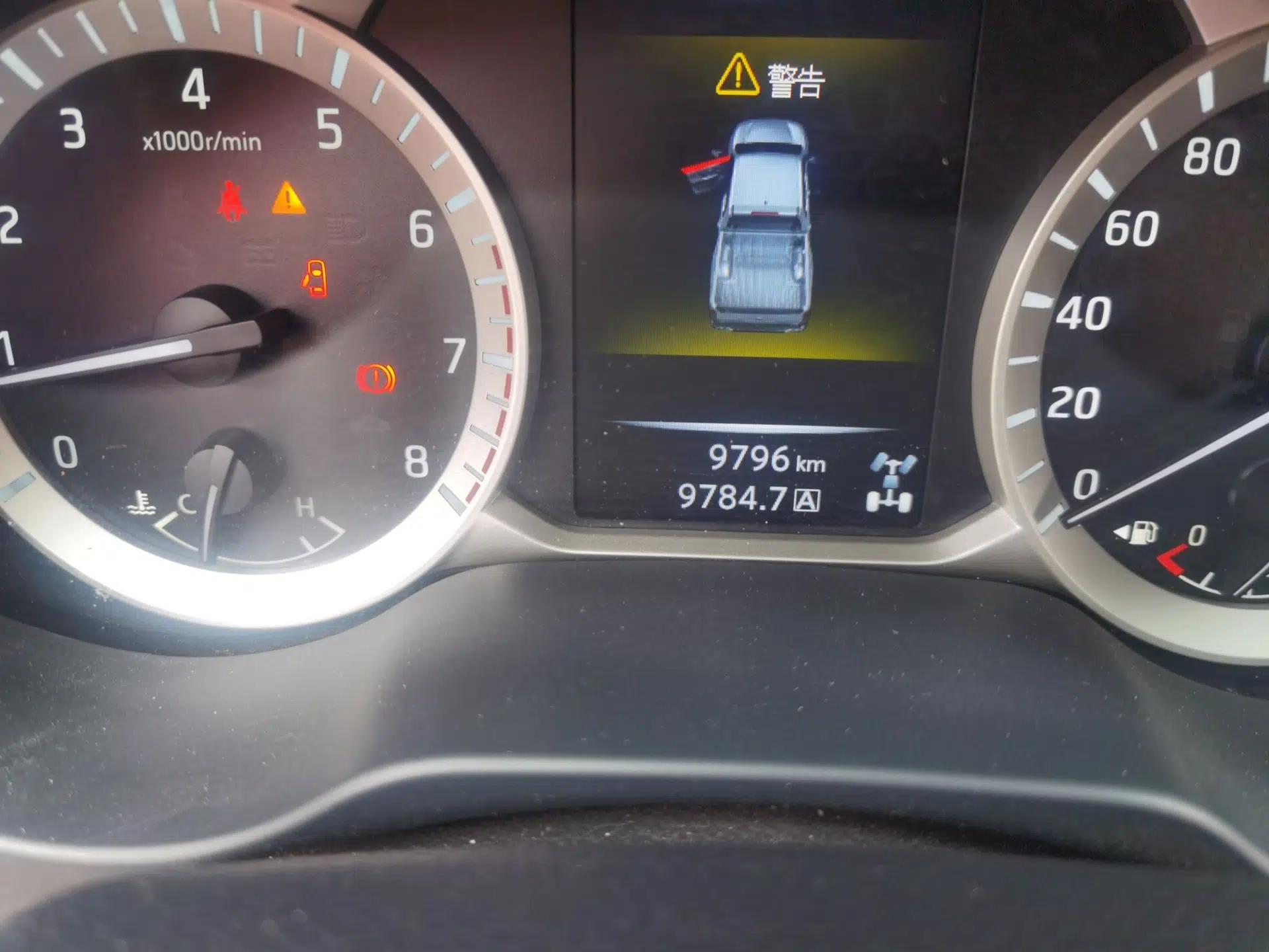Nissan Navara 2021 2.5L Manual 4x4 Comfort Version QR25 — миниатюра 13