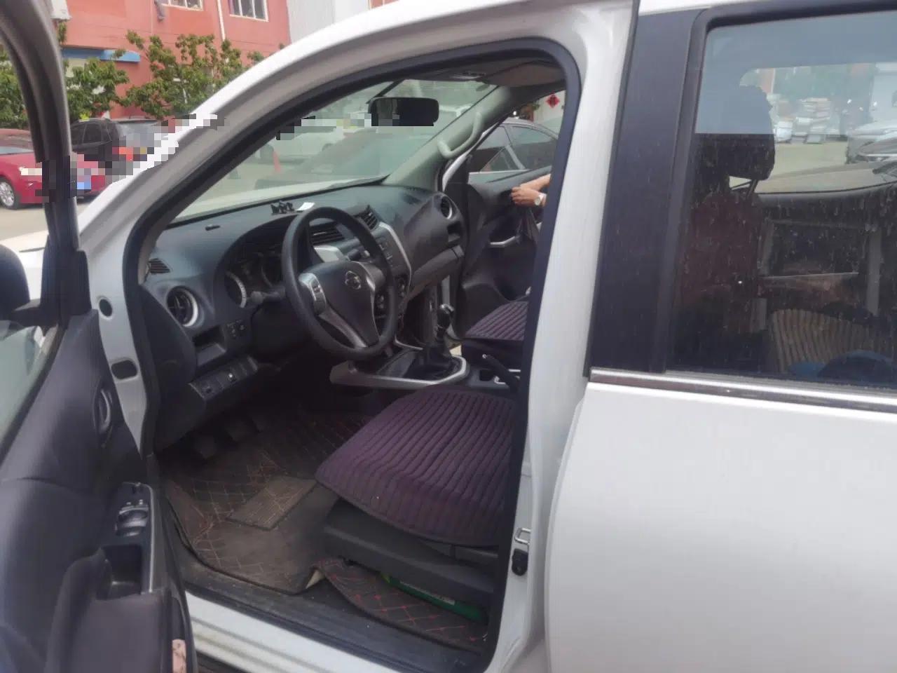 Nissan Navara 2021 2.5L Manual 4x4 Comfort Version QR25 — миниатюра 16