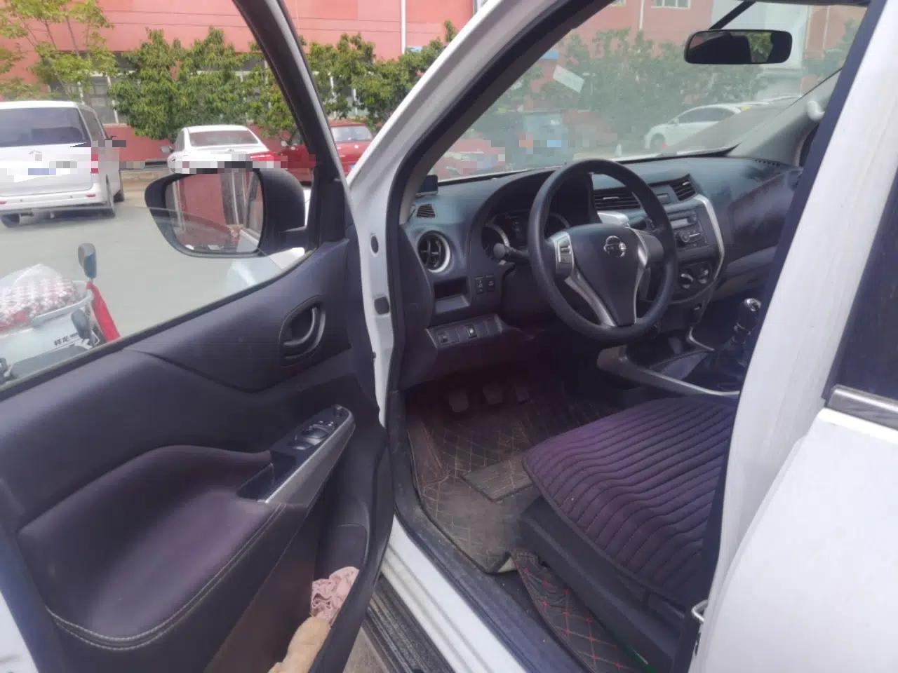 Nissan Navara 2021 2.5L Manual 4x4 Comfort Version QR25 — миниатюра 17