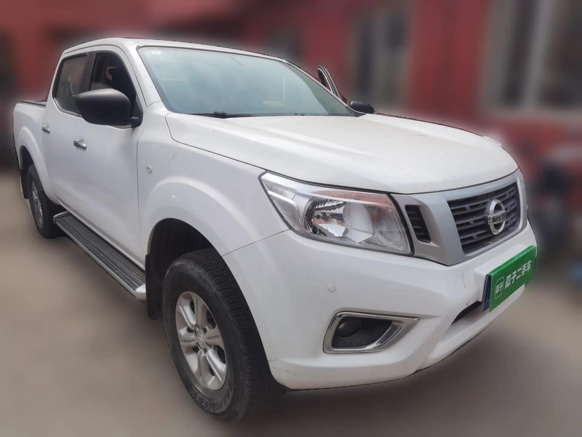 Nissan Navara 2021 2.5L Manual 4x4 Comfort Version QR25 — миниатюра 3