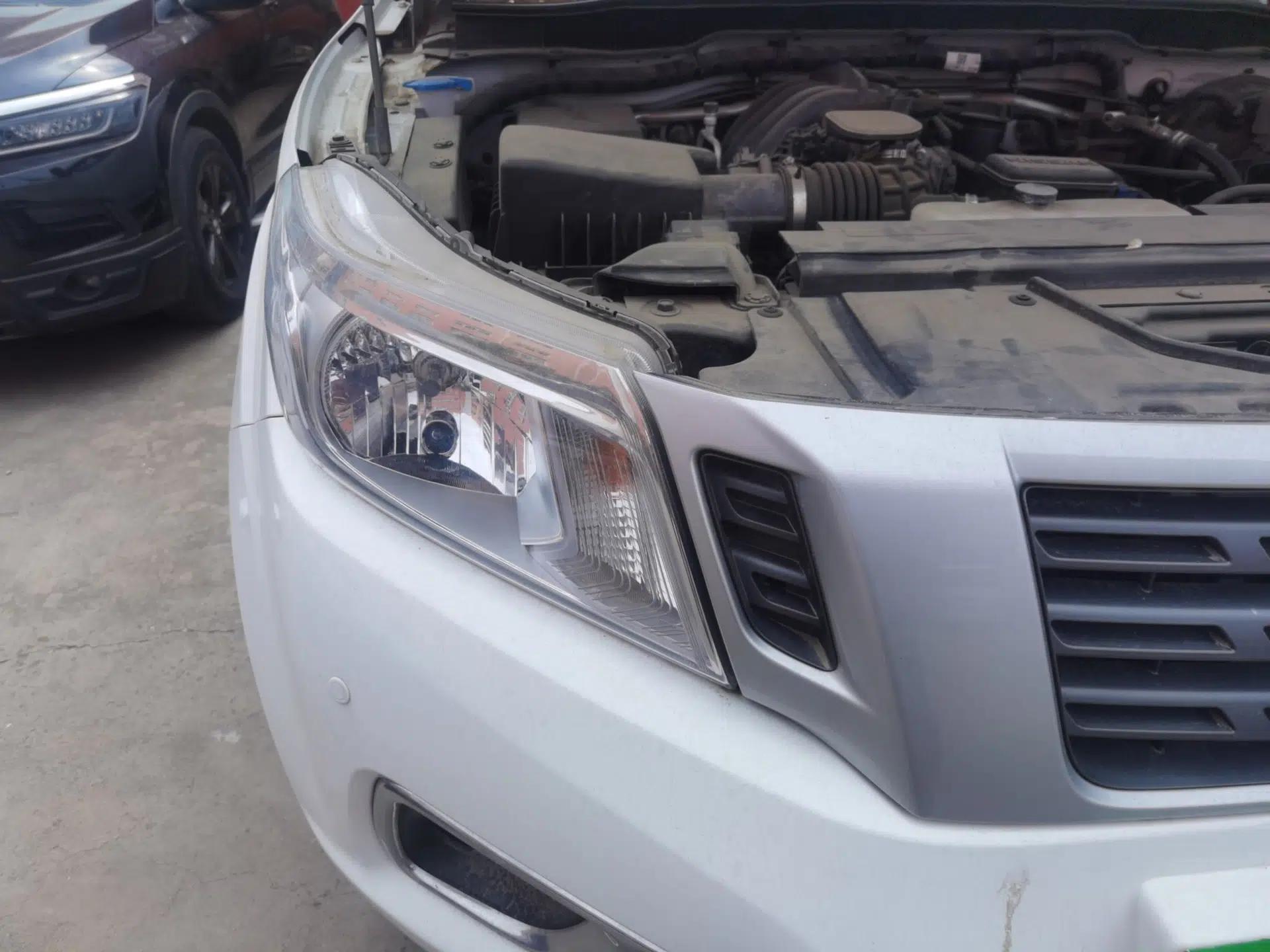 Nissan Navara 2021 2.5L Manual 4x4 Comfort Version QR25 — миниатюра 7