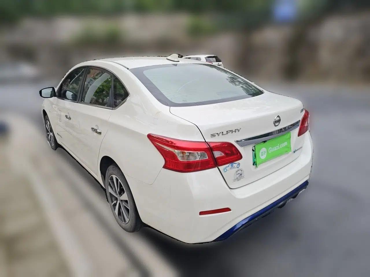 Nissan Sylphy EV 2018 Smart Edition — миниатюра 4