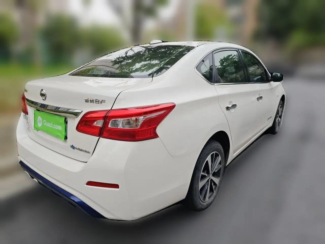 Nissan Sylphy EV 2018 Smart Edition — миниатюра 6