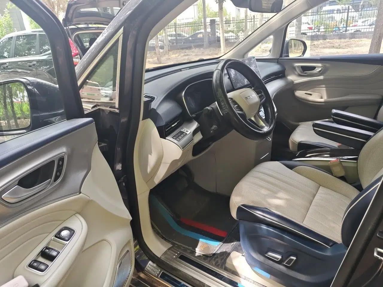 Roewe iMAX8 2021 400TGI Supreme Series Prestige Edition — миниатюра 17