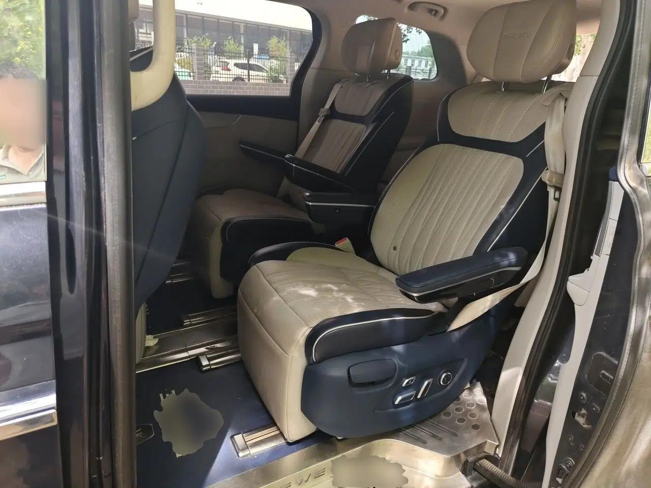 Roewe iMAX8 2021 400TGI Supreme Series Prestige Edition — миниатюра 18
