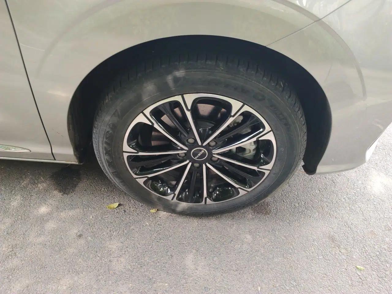 Roewe iMAX8 2022 400TGI Flagship Edition — миниатюра 8