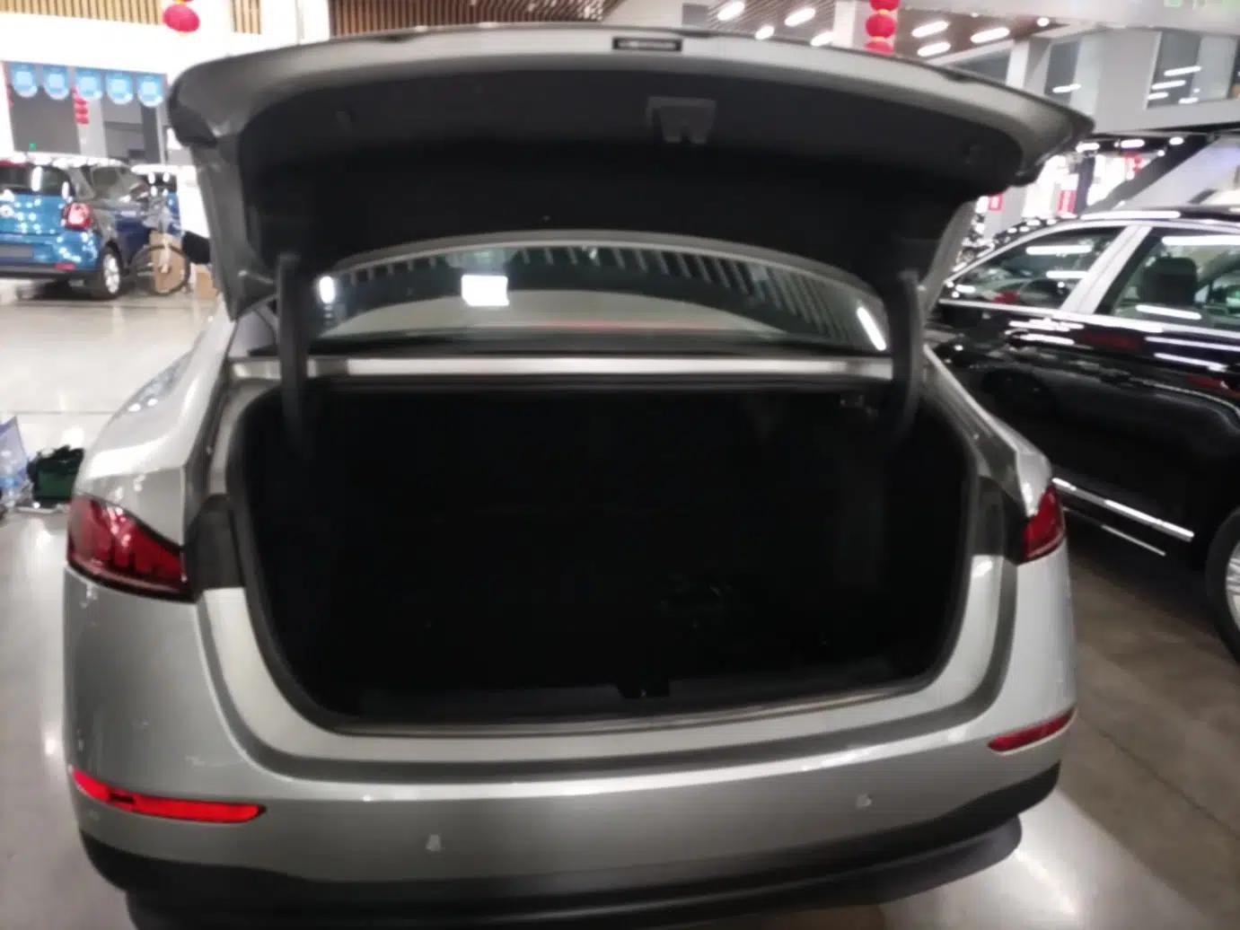Roewe D7 2023 DMH 125km Flagship Edition — миниатюра 22