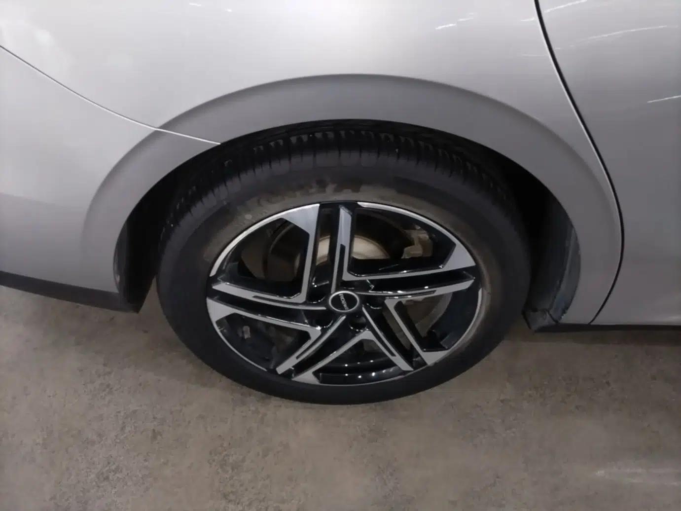 Roewe D7 2023 DMH 125km Flagship Edition — миниатюра 10