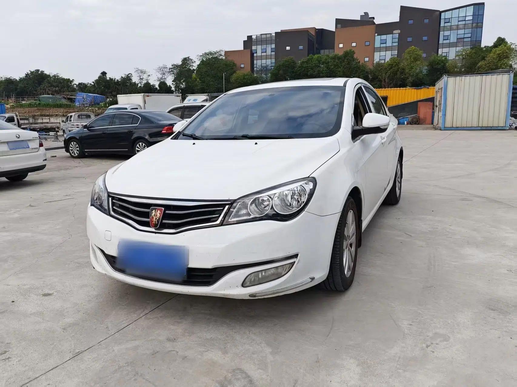 Roewe 350 2015 1.5L Automatic Luxury Sunroof Edition — миниатюра 1