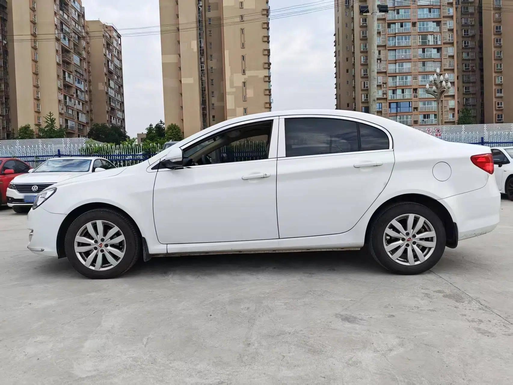 Roewe 350 2015 1.5L Automatic Luxury Sunroof Edition — миниатюра 3