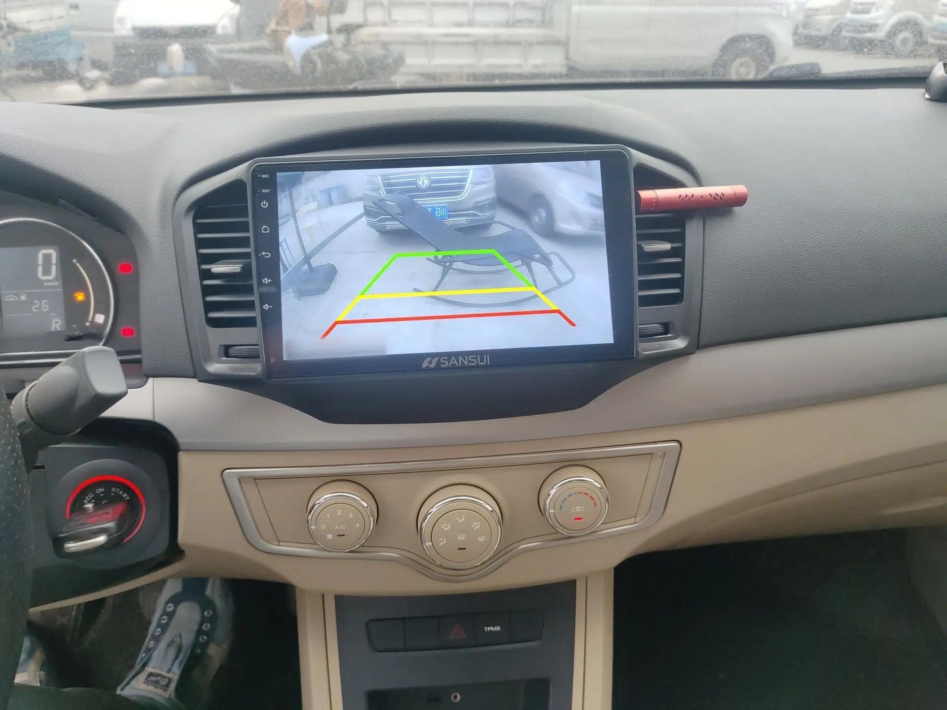 Roewe 350 2015 1.5L Automatic Luxury Sunroof Edition — миниатюра 10