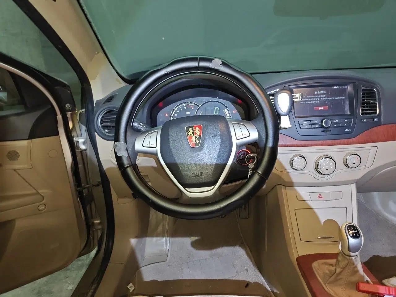 Roewe 350 2012 1.5L Manual Smart Value Edition — миниатюра 11