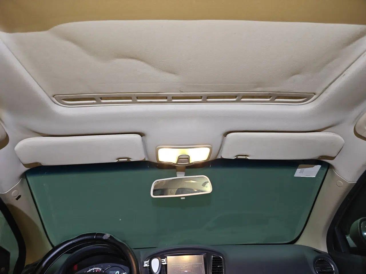 Roewe 350 2012 1.5L Manual Smart Value Edition — миниатюра 19