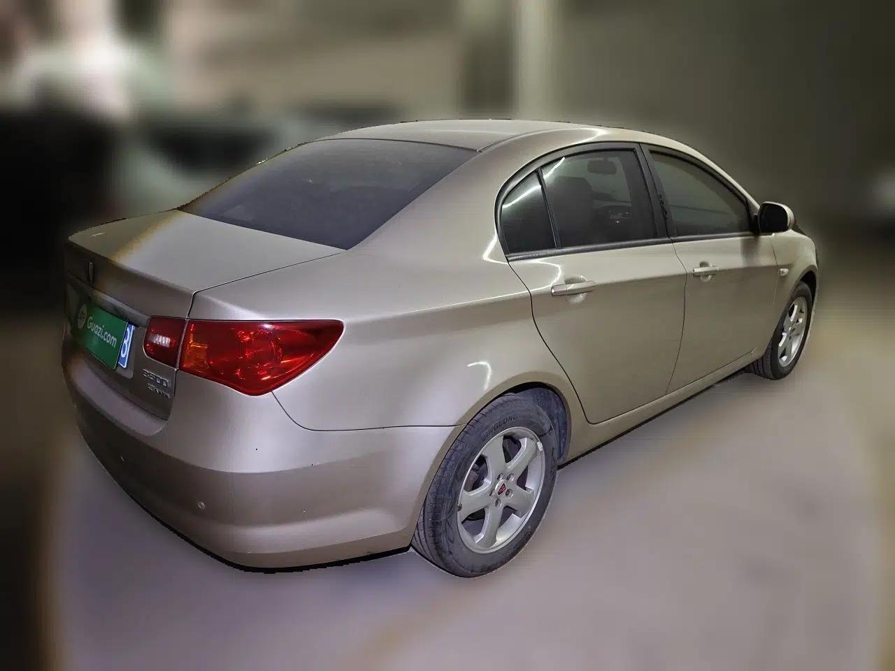 Roewe 350 2012 1.5L Manual Smart Value Edition — миниатюра 6