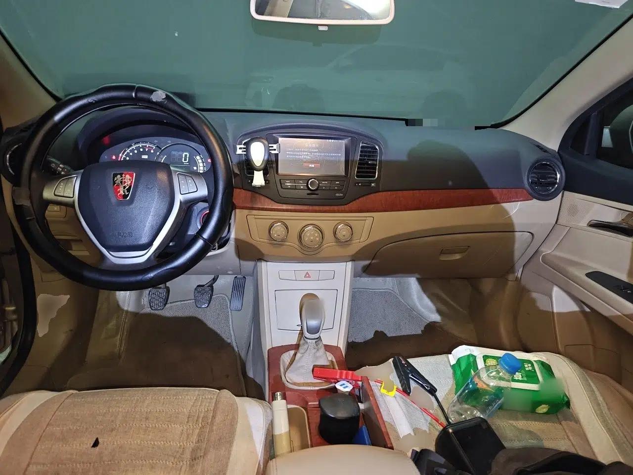 Roewe 350 2012 1.5L Manual Smart Value Edition — миниатюра 10