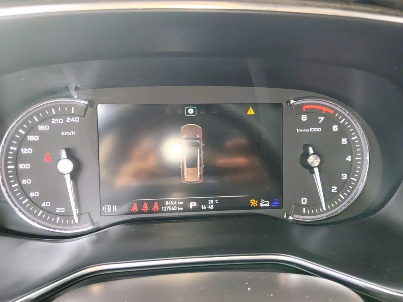 Roewe RX8 2018 30T Smart Connectivity All-Wheel Drive Supreme Edition — миниатюра 15