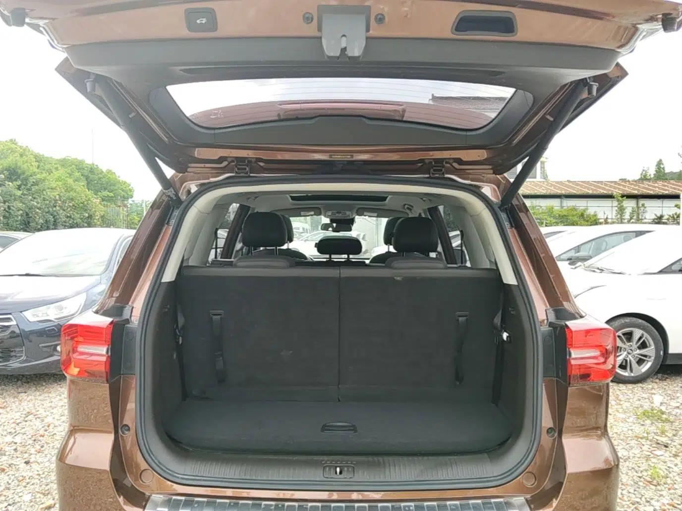 Roewe RX8 2018 30T Smart Connectivity All-Wheel Drive Supreme Edition — миниатюра 22