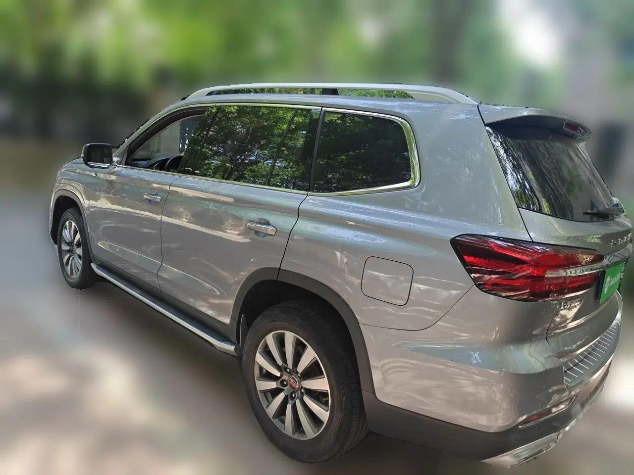 Roewe RX8 2018 30T Smart Connectivity Two-Wheel Drive Supreme Edition — миниатюра 4