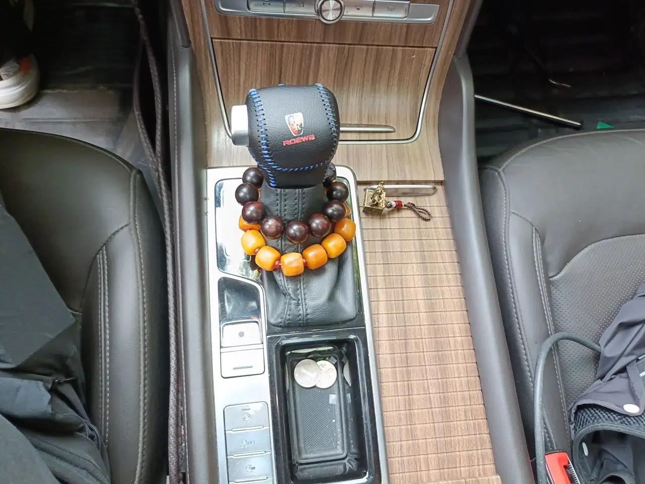 Roewe RX8 2018 30T Smart Connectivity Two-Wheel Drive Flagship Edition — миниатюра 15