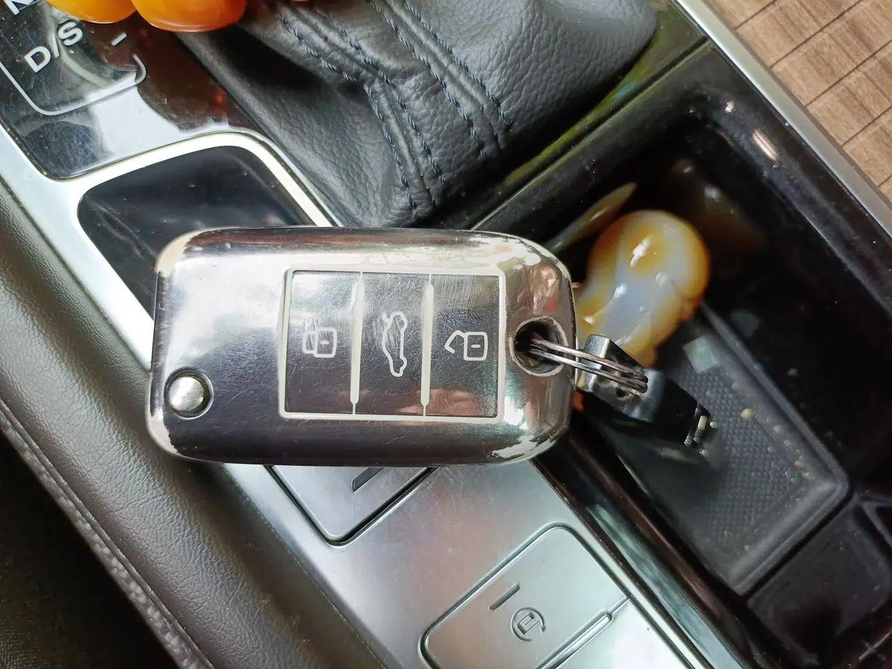 Roewe RX8 2018 30T Smart Connectivity Two-Wheel Drive Flagship Edition — миниатюра 9