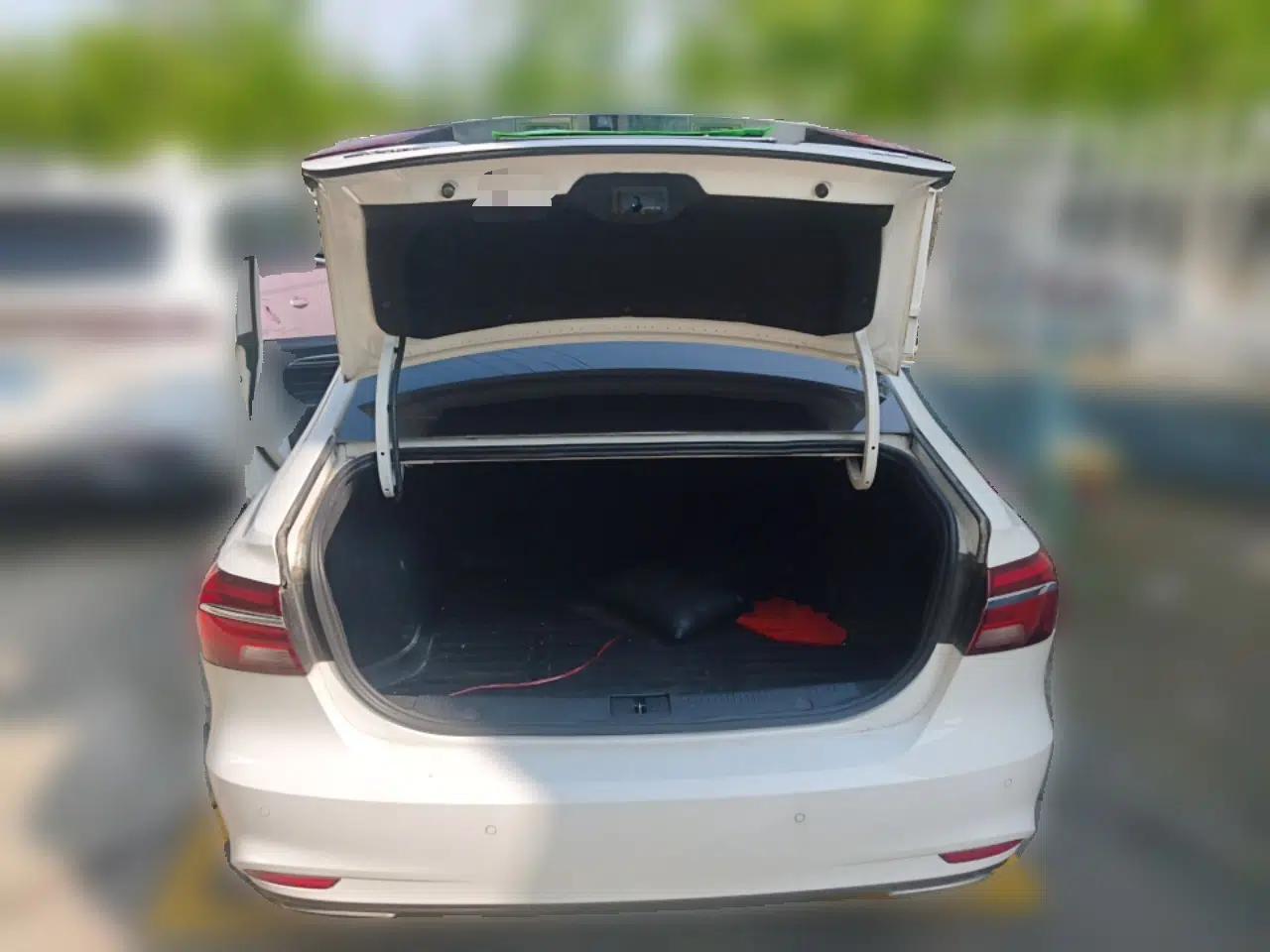 Roewe i6 2018 20T Automatic Flagship Edition — миниатюра 14